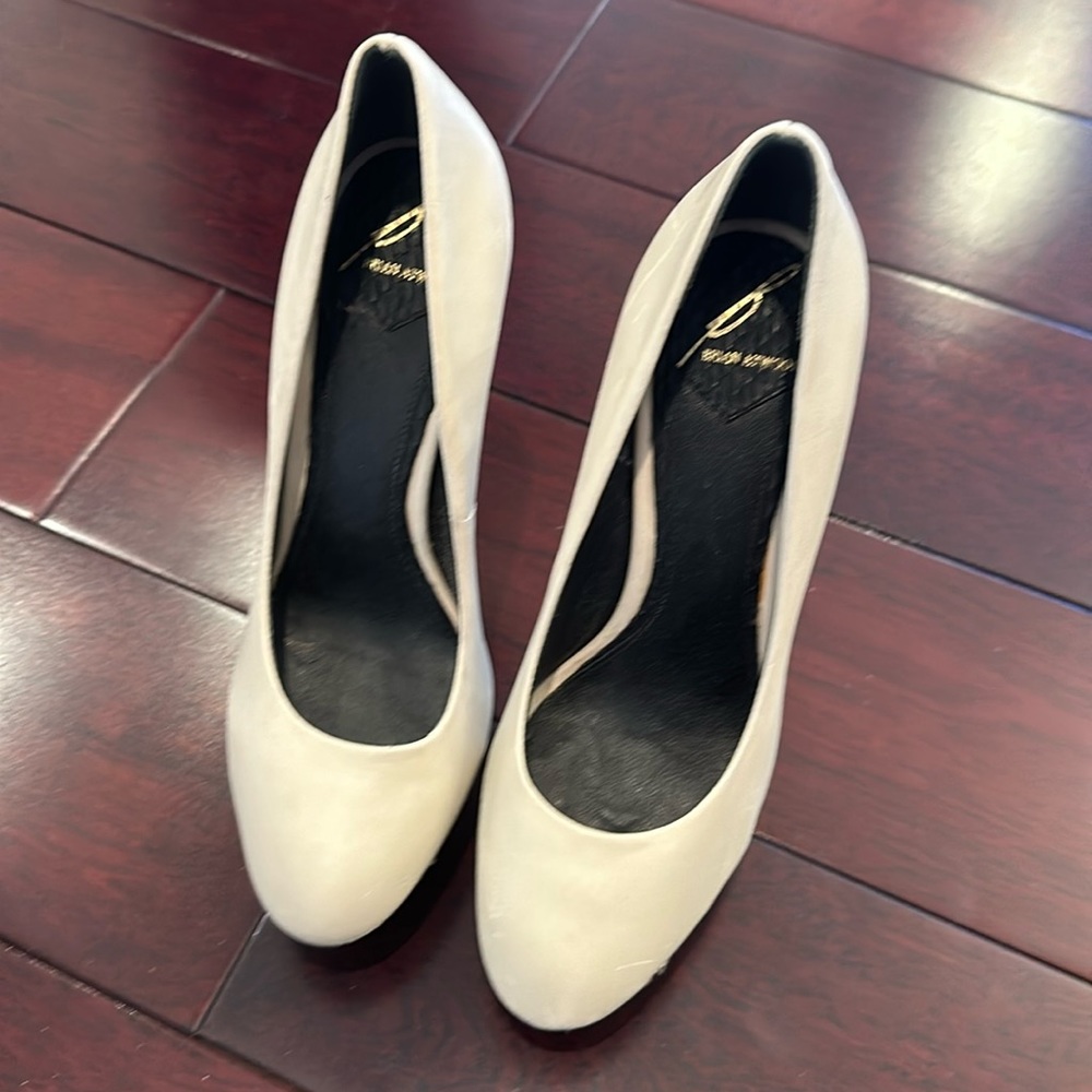 Brian Atwood stilettos vero cuoio size 6 snake beige bone